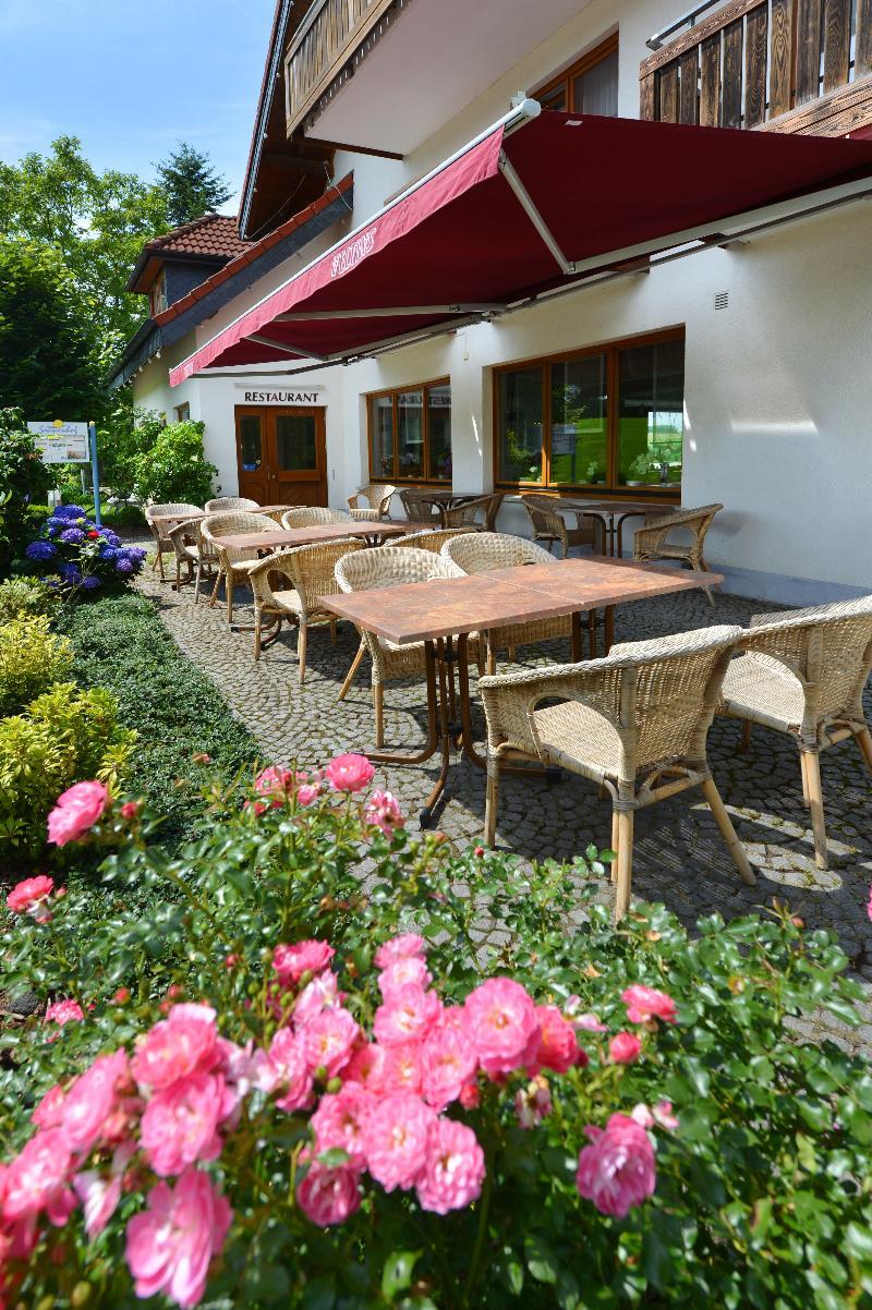 Rhoen-Hotel Sonnenhof - Restaurant & Cafe Poppenhausen Exterior photo